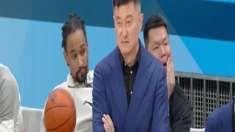 郑妩双领先却遭逆转，世界排名再创新高